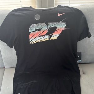 Black Nike tee shirt